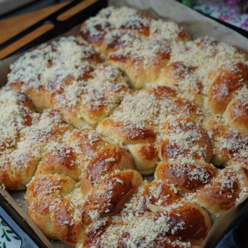 Moldovan mucenici, perfect recipe. Salted and with a lot of walnuts - Yummy Expert