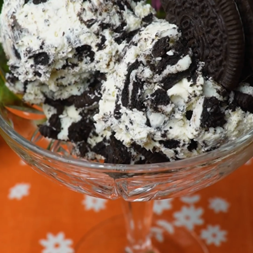Oreo Ice Cream Recipe in Less Than 10 Minutes - Yummy Expert