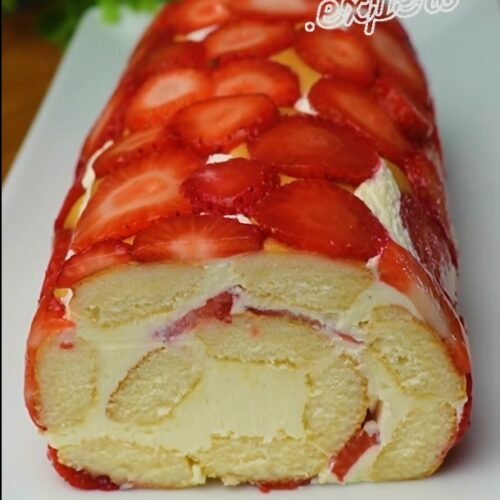 Quick and Easy Strawberry Tiramisu: No Mixer or Oven Needed | Tiramisu cu Căpșuni Rapid și Ușor: Făr