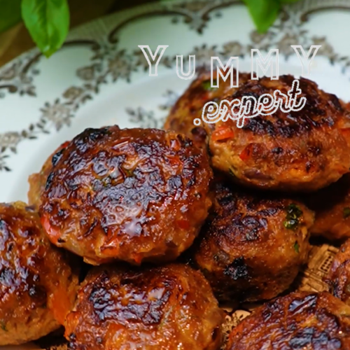 Chicken Meatballs with Mozzarella - Yummy Expert