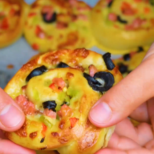 Fluffy Pizza Buns - Yummy Expert