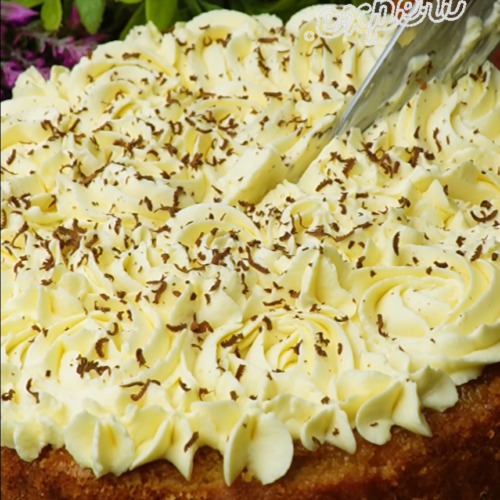 Apple Cake with Caramelized Nuts and Cream - Yummy Expert