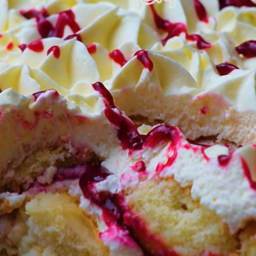 Berry Tiramisu – A Fruity Twist on a Classic Dessert - Yummy Expert
