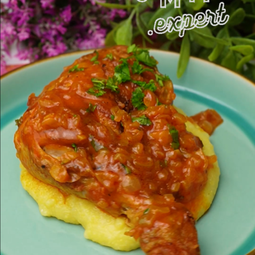 Chicken with Onion and Tomato Sauce - Yummy Expert