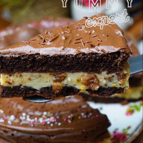 Chocolate Pasta Cake with Cream Cheese and Raisins | Tort de paste cu ciocolată, cremă de brânză și 