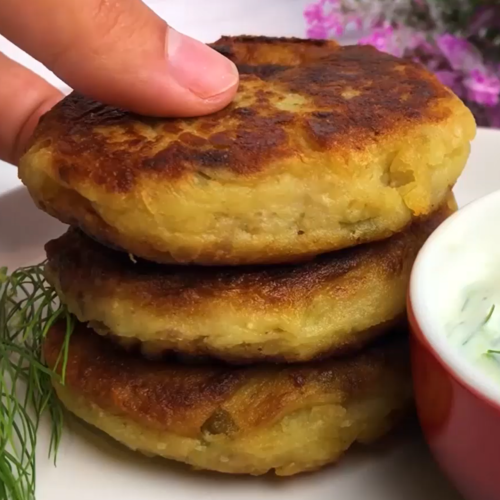Crispy Tuna and Potato Patties with Yogurt-Dill Sauce - Yummy Expert