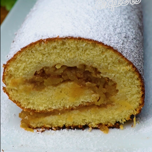 Fluffy Apple Roulade | Ruladă pufoasă cu mere - Yummy Expert