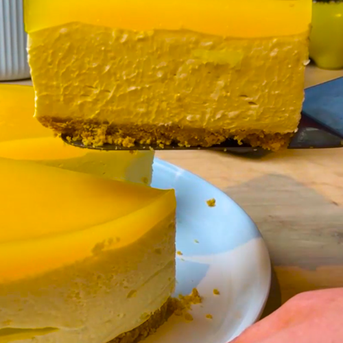 No-Bake White Chocolate Cheesecake with Mango Jelly - Yummy Expert