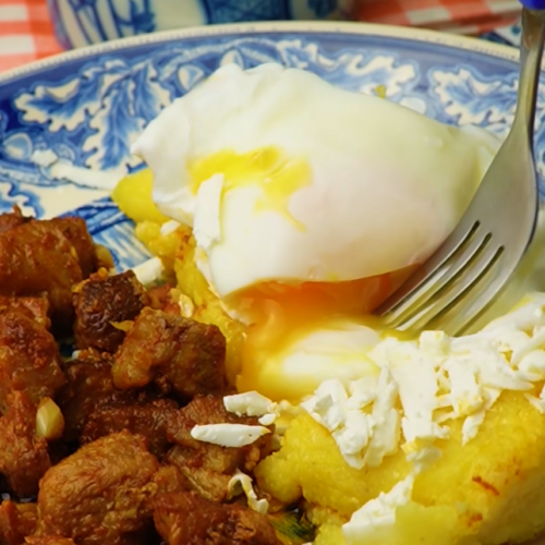 Traditional Romanian Pork Stew (Tocătură de Porc) – A Hearty and Flavorful Dish - Yummy Expert