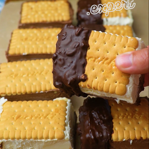 Layered Biscuit Ice Cream (Înghețată cu Biscuiți) - Yummy Expert