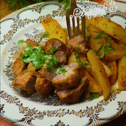 Oven-Baked Potatoes with Pork Neck (Cartofi cu Ceafă la Cuptor) - Yummy Expert