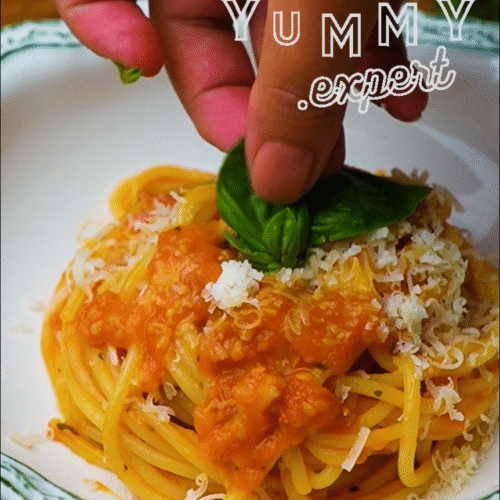 Spaghetti with Fresh Tomato Sauce (Paste cu Roșii) - Yummy Expert